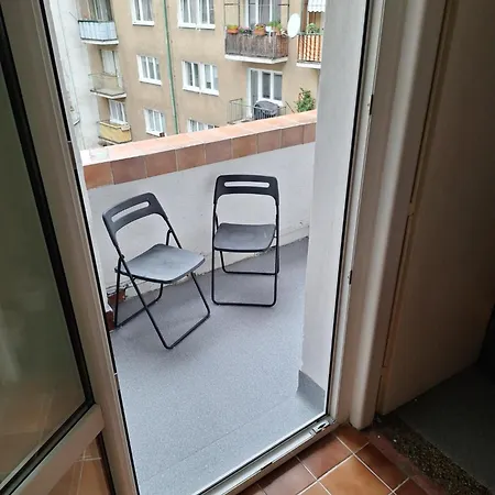 Апартаменты Large Flat With Two Bedrooms In The Old Town Братислава