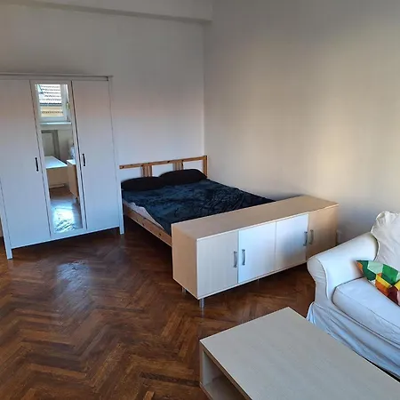 Large Flat With Two Bedrooms In The Old Town Братислава