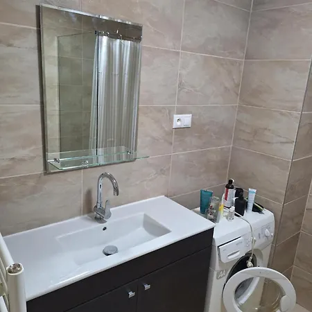 Large Flat With Two Bedrooms In The Old Town Апартаменты