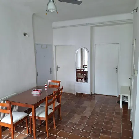 Large Flat With Two Bedrooms In The Old Town *