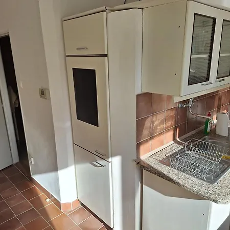 Апартаменты Large Flat With Two Bedrooms In The Old Town Братислава
